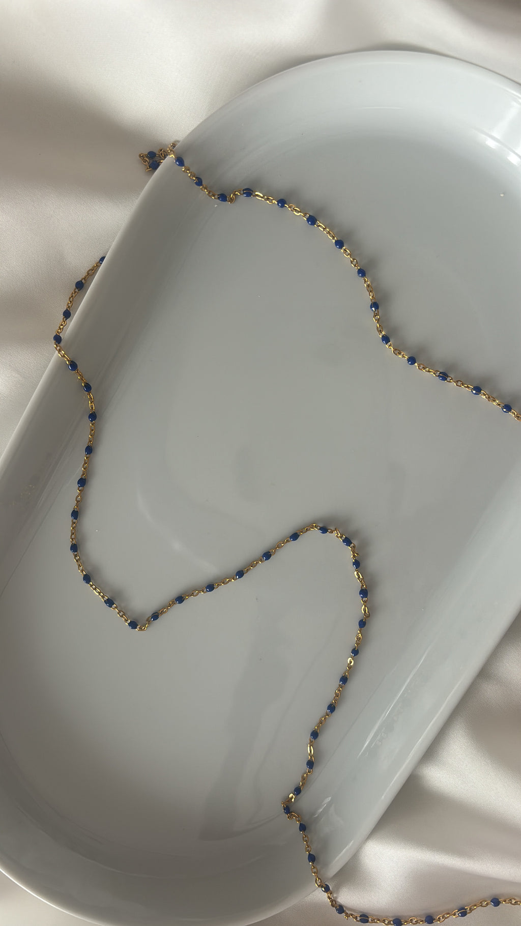 Chaîne à perles bleu foncé
